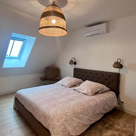 Charme Et Confort Au Coeur Des Remparts - Duplex Apartment